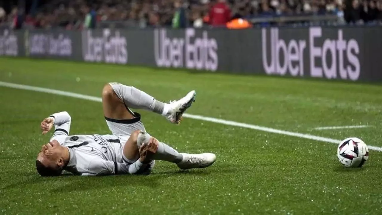 Mbappé sufre una lesión muscular a cuatro días del derbi