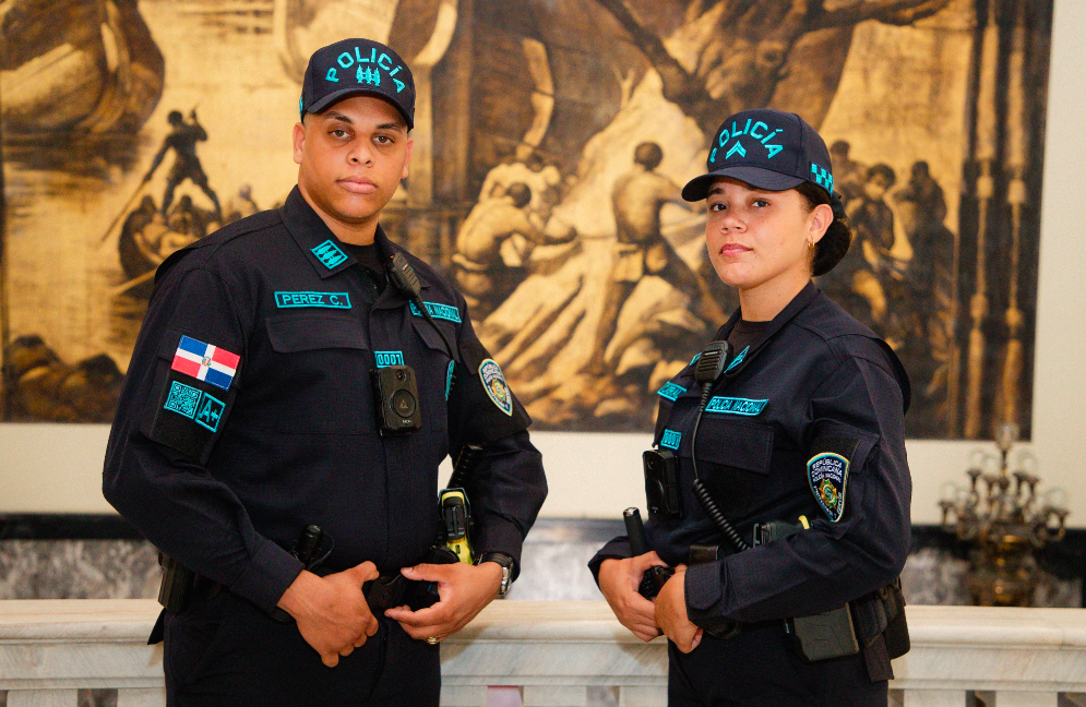 Abinader presenta la nueva imagen de la Policía Nacional