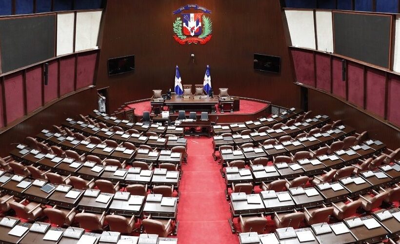 Diputados aprueban préstamos por US5 millones para enfrentar apagones y el cambio climático