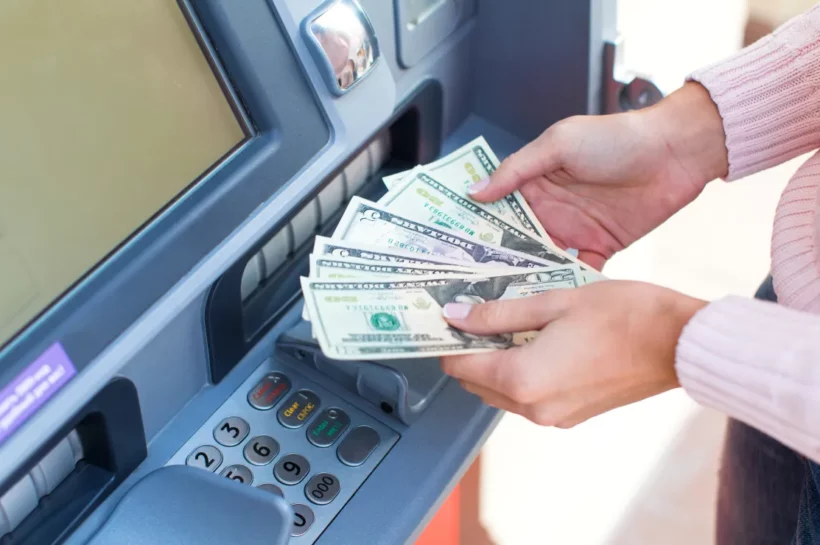 ¿Cuánto dinero deberías tener en tu cuenta corriente? Encuentra el equilibrio financiero ideal
