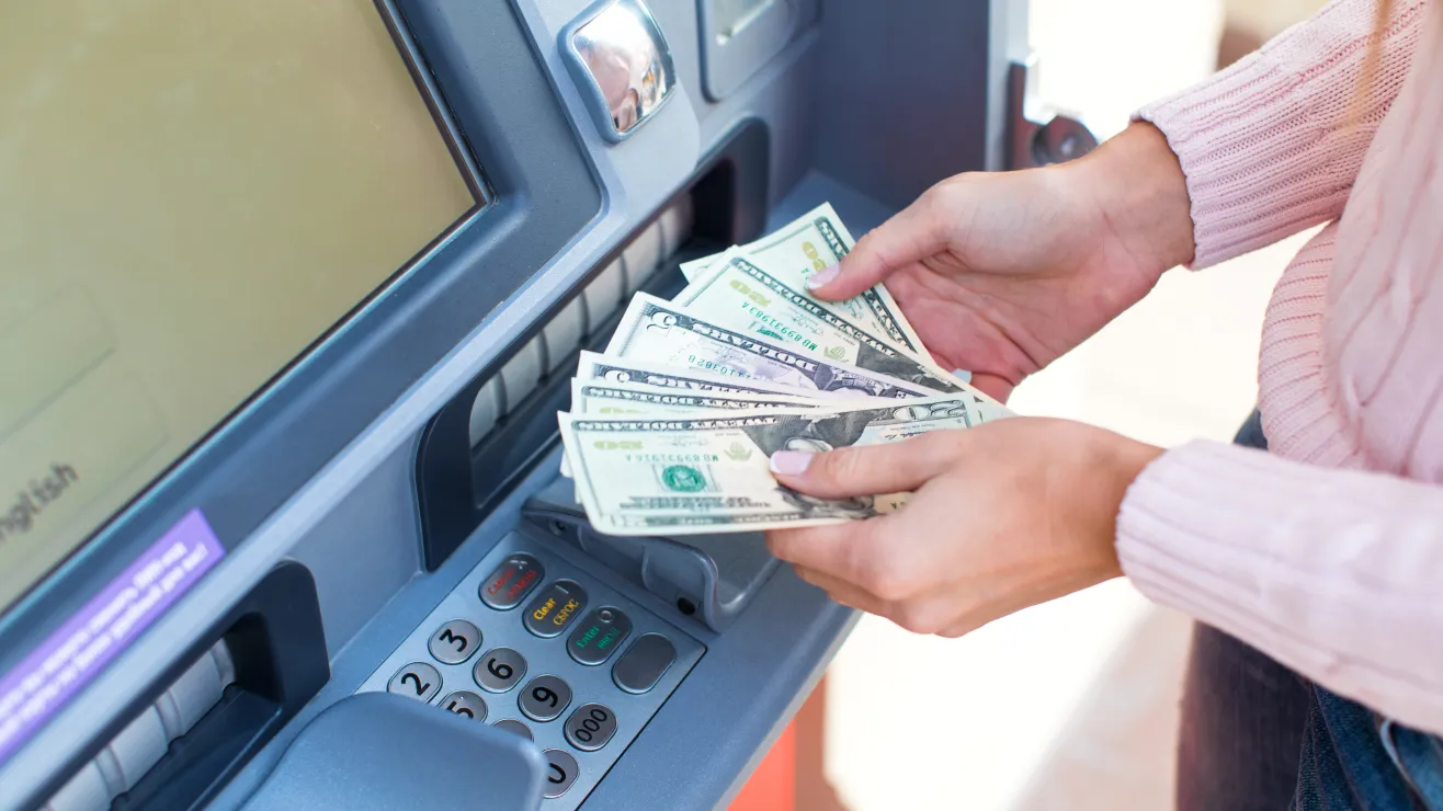 ¿Cuánto dinero deberías tener en tu cuenta corriente? Encuentra el equilibrio financiero ideal