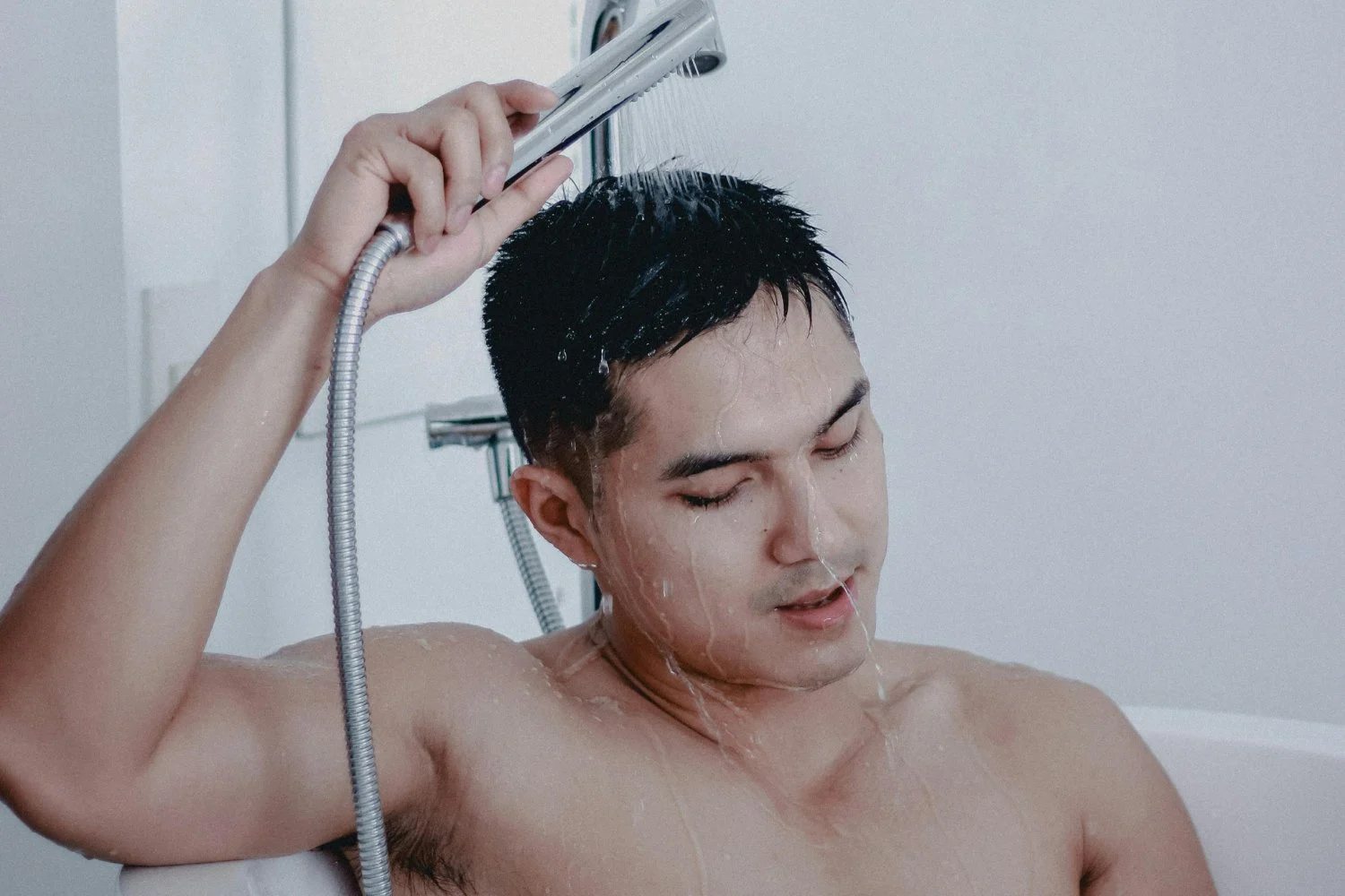 ¿Con qué frecuencia hay que bañarse realmente?