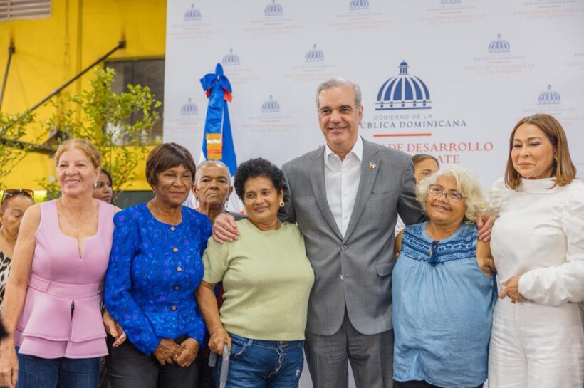 Abinader inicia entrega del Bono Madre 2026
