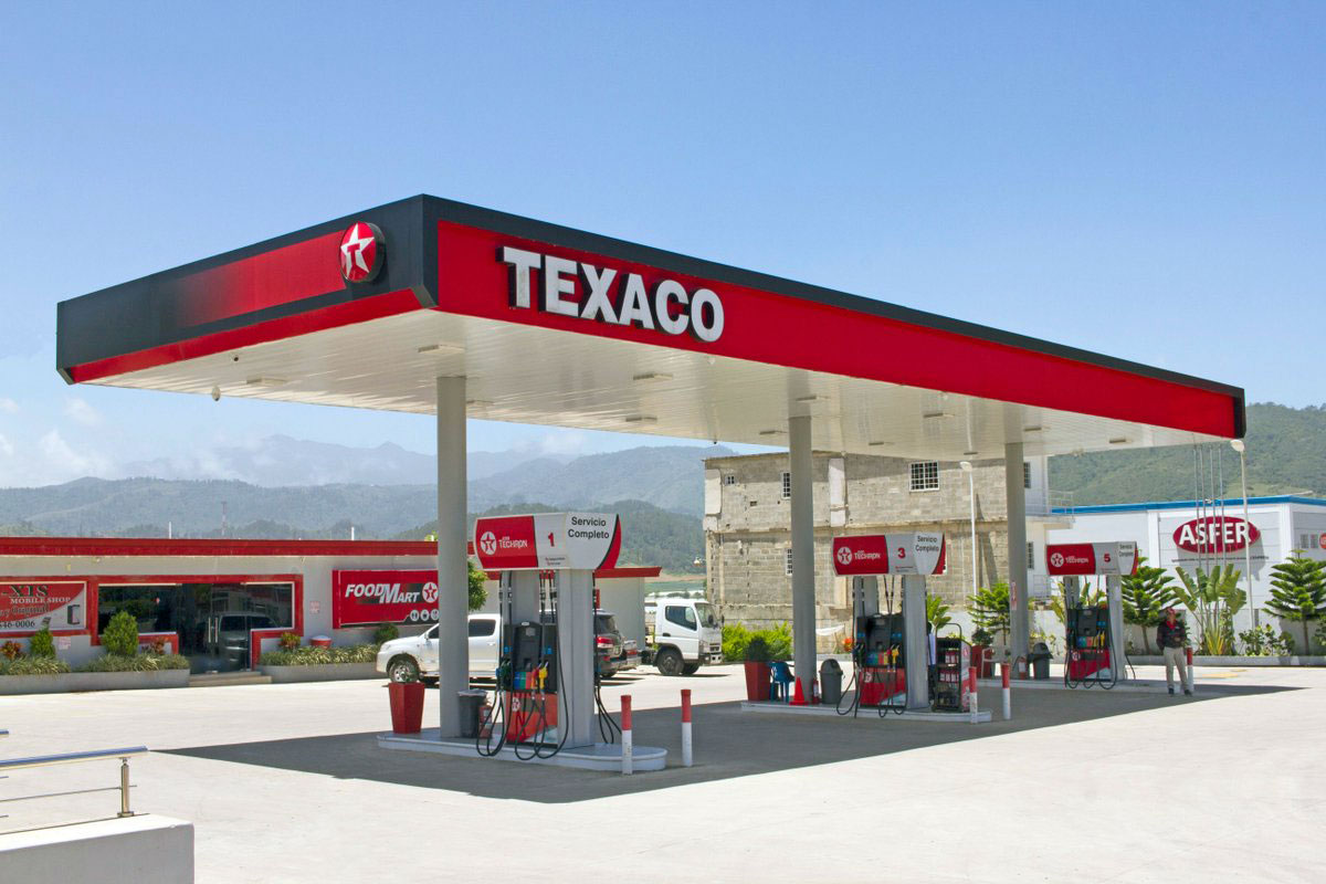 Gobierno anuncia mantendrá precios de combustibles por tres meses